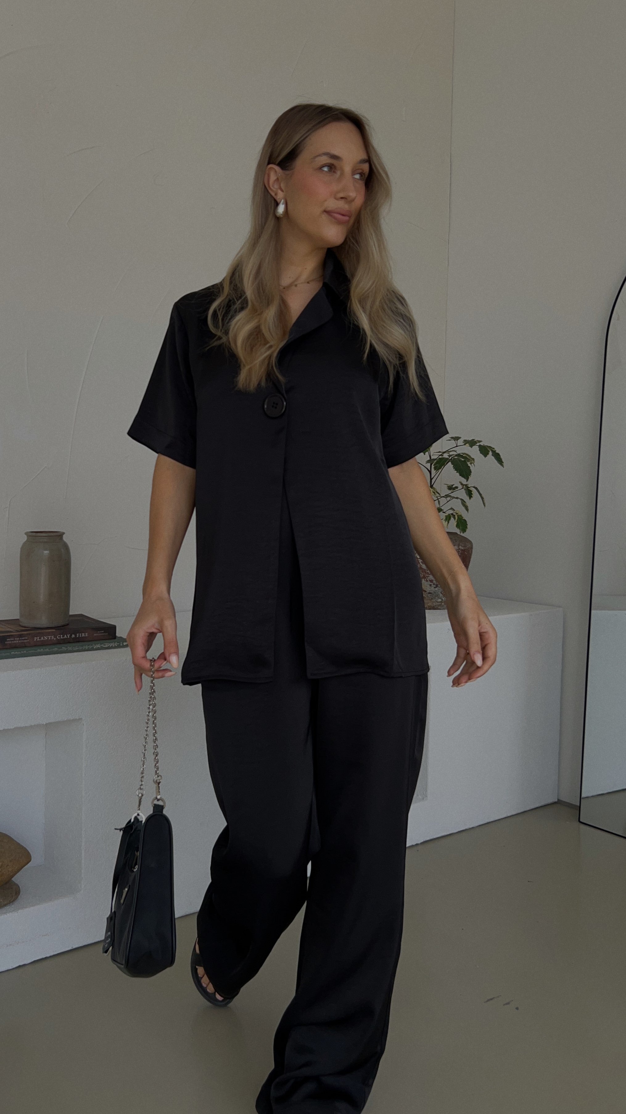 Women's Imogen Button Shirt – Black